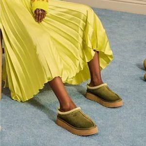 UGG Tazz 
Girls' Grade School sz.+1or1.5=womens sz.